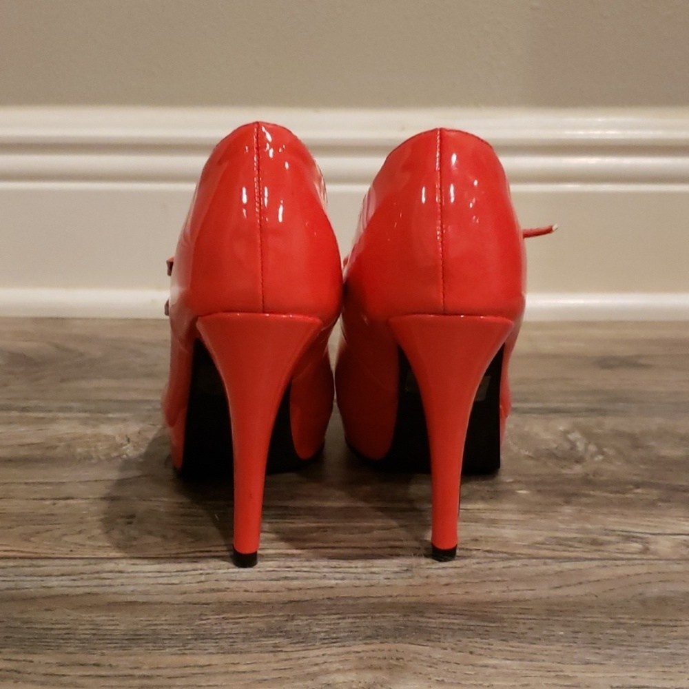 Red Heels - Picture 3 of 5